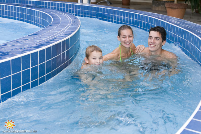 Kur im Heilbad Cegléd Therme in Ungarn