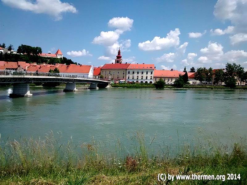 Altstadt von Ptuj mit Murbrücke